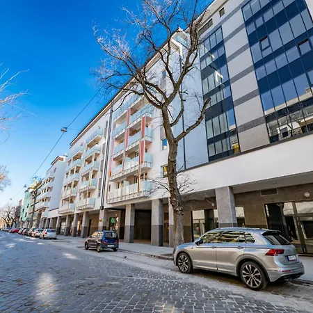 Parkwest Diamond -chic With Ac, Garage, Balcony Appartement *