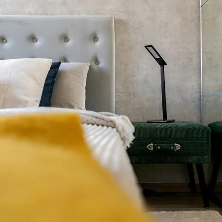 Parkwest Diamond -chic With Ac, Garage, Balcony Appartement