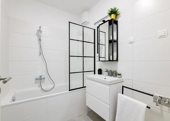 Apartament Parkwest Diamond -chic With Ac, Garage, Balcony