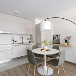 Apartment Parkwest Diamond -chic With Ac, Garage, Balcony Budapest