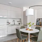 Parkwest Diamond -chic With Ac, Garage, Balcony Apartment Budapest