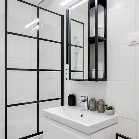 Parkwest Diamond -chic With Ac, Garage, Balcony * Budapest