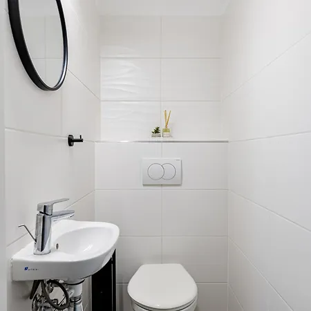 Parkwest Diamond -chic With Ac, Garage, Balcony Apartman *