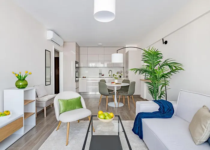 Parkwest Diamond -chic With Ac, Garage, Balcony דירה *